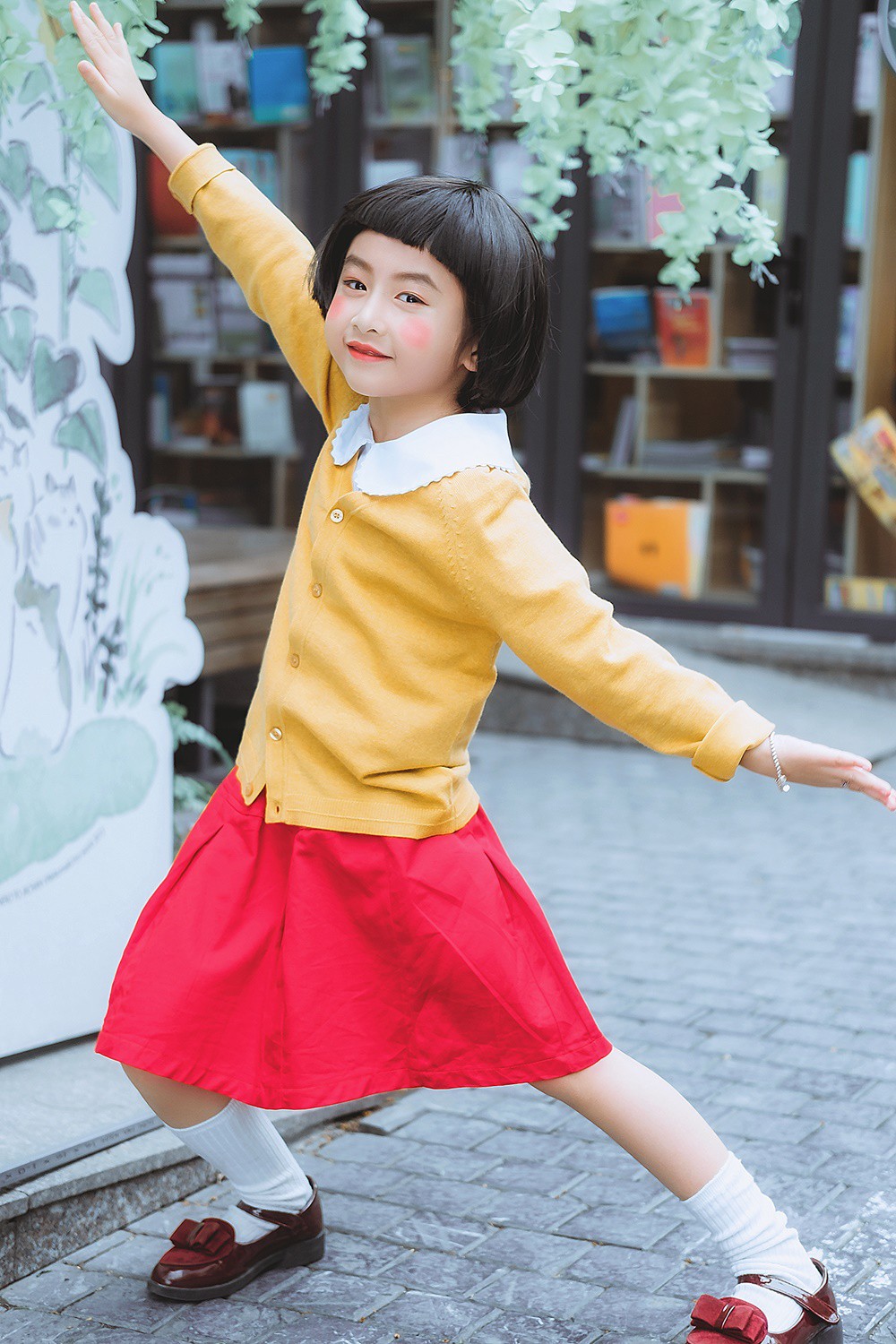 Bộ ảnh nhóc Maruko hồn nhiên, lí lắc xuất hiện ngay giữa Hà Nội khiến cộng đồng mạng ngả nghiêng - Ảnh 16. Bộ ảnh nhóc Maruko hồn nhiên, lí lắc xuất hiện ngay giữa Hà Nội khiến cộng đồng mạng ngả nghiêng - Ảnh 16.