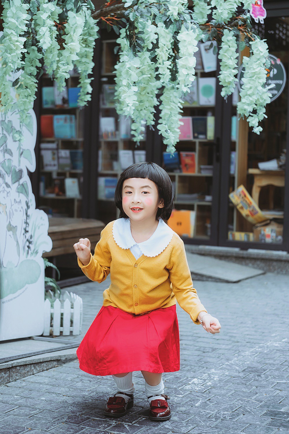 Bộ ảnh nhóc Maruko hồn nhiên, lí lắc xuất hiện ngay giữa Hà Nội khiến cộng đồng mạng ngả nghiêng - Ảnh 17. Bộ ảnh nhóc Maruko hồn nhiên, lí lắc xuất hiện ngay giữa Hà Nội khiến cộng đồng mạng ngả nghiêng - Ảnh 17.