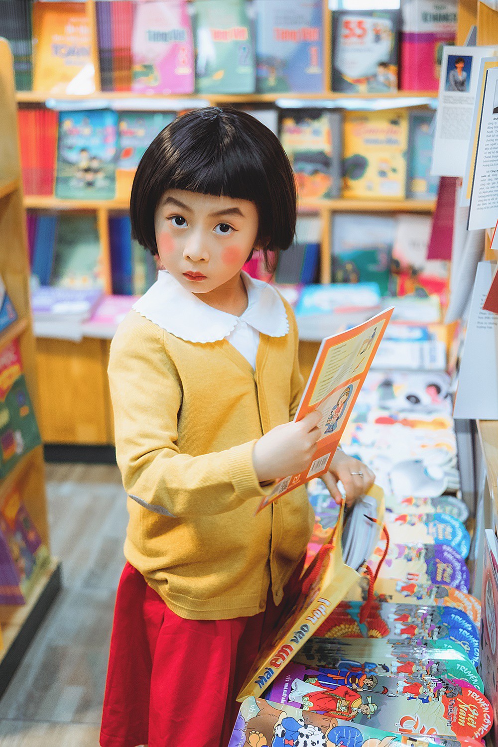 Bộ ảnh nhóc Maruko hồn nhiên, lí lắc xuất hiện ngay giữa Hà Nội khiến cộng đồng mạng ngả nghiêng - Ảnh 18. Bộ ảnh nhóc Maruko hồn nhiên, lí lắc xuất hiện ngay giữa Hà Nội khiến cộng đồng mạng ngả nghiêng - Ảnh 18.
