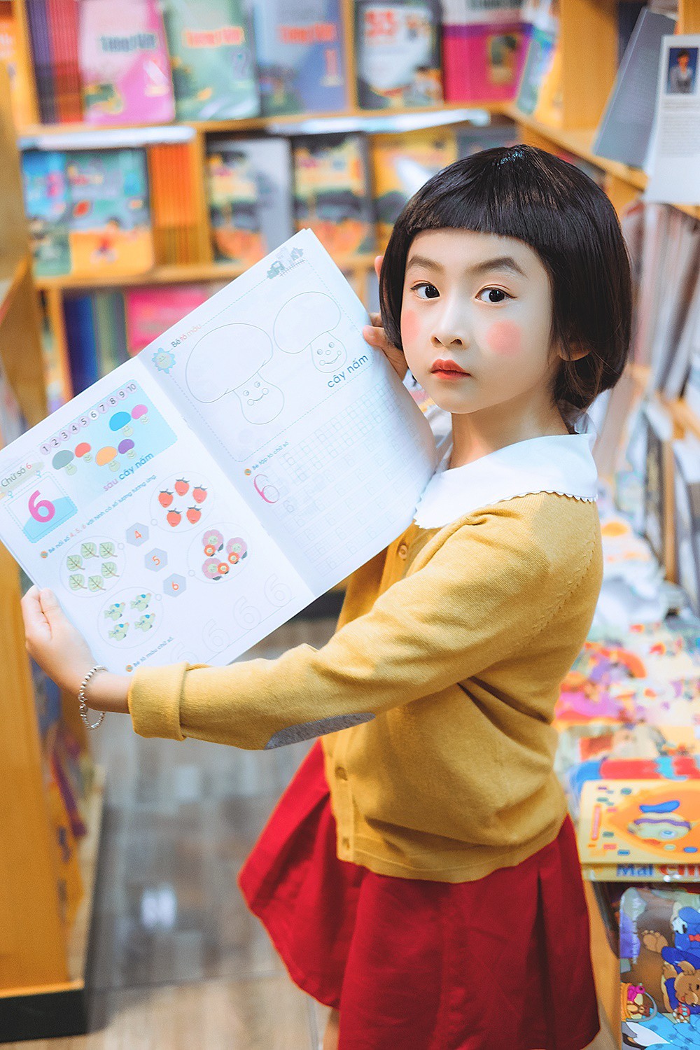 Bộ ảnh nhóc Maruko hồn nhiên, lí lắc xuất hiện ngay giữa Hà Nội khiến cộng đồng mạng ngả nghiêng - Ảnh 19. Bộ ảnh nhóc Maruko hồn nhiên, lí lắc xuất hiện ngay giữa Hà Nội khiến cộng đồng mạng ngả nghiêng - Ảnh 19.