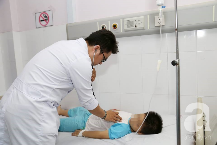 Bé trai 8 tuổi suýt tắc phổi tử vong chỉ vì vô tình's nuốt phải thứ đồ chơi quen thuộc này vào bụng - Ảnh 4. Bé trai 8 tuổi suýt tắc phổi tử vong chỉ vì vô tình's nuốt phải thứ đồ chơi quen thuộc này vào bụng - Ảnh 4.