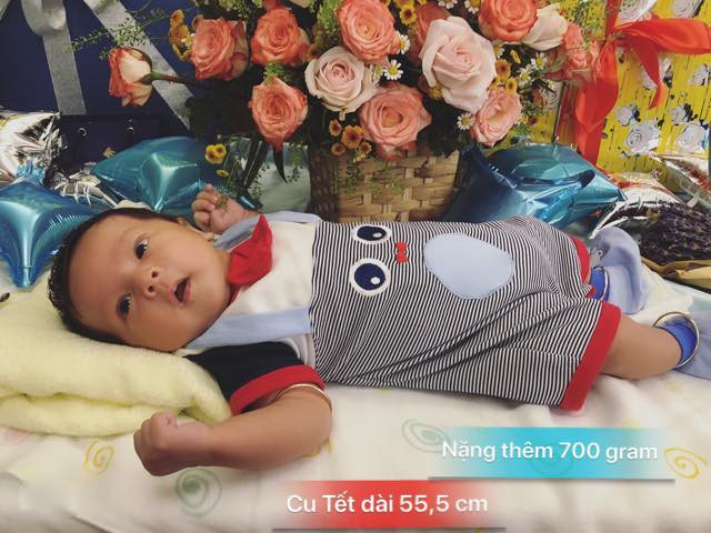 Thanh Th&uacute;y mừng đầy th&aacute;ng con trai, biểu cảm của cu Tết l&agrave; điều được ch&uacute; &yacute; hơn cả! - Ảnh 1.