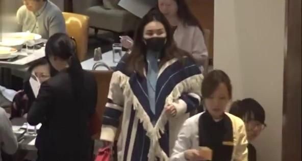 Con g&aacute;i tr&ugrave;m s&ograve;ng bạc Macau ăn cơm trước kẻng, c&oacute; thai 3 th&aacute;ng d&ugrave; chưa cưới bạn trai xuất th&acirc;n Harvard - Ảnh 1.