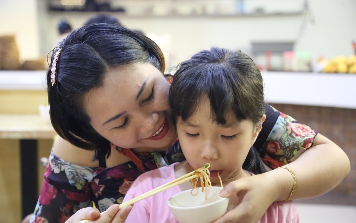 Chỉ cần làm 4 điều này thì con sẽ sống tự lập mạnh mẽ, nhưng điều thứ 4 không phải bố mẹ nào cũng làm được - Ảnh 2. Chỉ cần làm 4 điều này thì con sẽ sống tự lập mạnh mẽ, nhưng điều thứ 4 không phải bố mẹ nào cũng làm được - Ảnh 2.