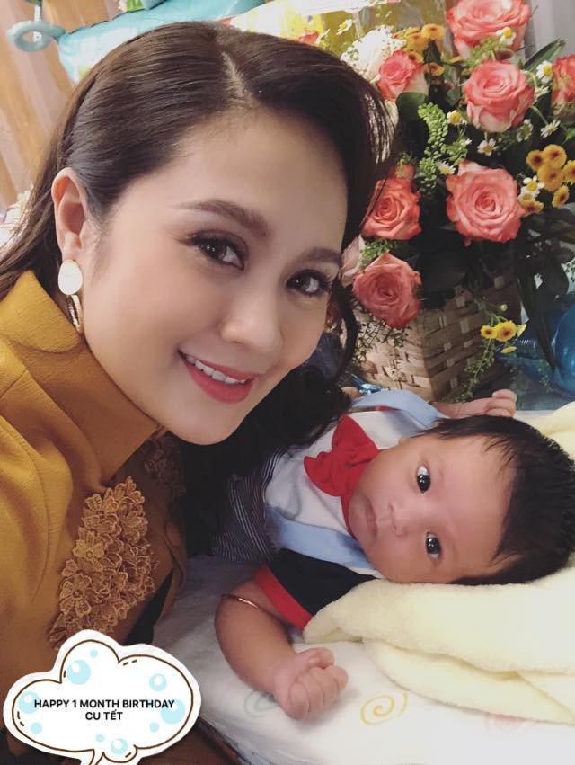 Thanh Th&uacute;y mừng đầy th&aacute;ng con trai, biểu cảm của cu Tết l&agrave; điều được ch&uacute; &yacute; hơn cả! - Ảnh 4.