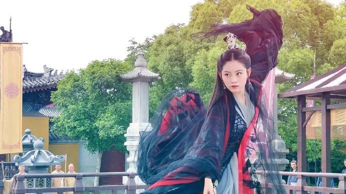 Chê bai Chu Chỉ Nhược quá yếu đuối, bây giờ ác toàn tập thế này fan Tân Ỷ thiên đồ long ký đã hài lòng chưa? - Ảnh 4. Chê bai Chu Chỉ Nhược quá yếu đuối, bây giờ ác toàn tập thế này fan Tân Ỷ thiên đồ long ký đã hài lòng chưa? - Ảnh 4.
