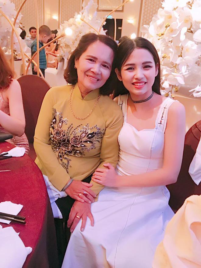 Nhan sắc em dâu xinh đẹp, mới bước sang tuổi 23 của Nhã Phương - Ảnh 10. Nhan sắc em dâu xinh đẹp, mới bước sang tuổi 23 của Nhã Phương - Ảnh 10.