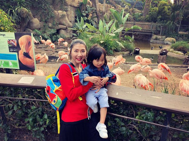 Cuộc sống của sao Việt ở Mỹ: Người bán quần áo, người sống trong nhà di động dành cho người nghèo - Ảnh 8. Cuộc sống của sao Việt ở Mỹ: Người bán quần áo, người sống trong nhà di động dành cho người nghèo - Ảnh 8.