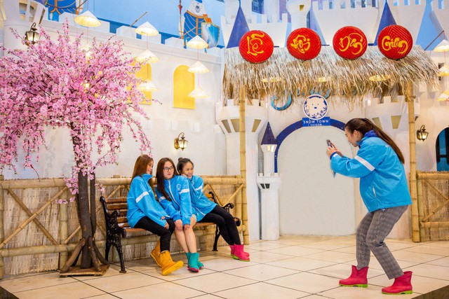 Đừng bỏ lỡ “Lễ hội dân gian cho bé” trên tuyết độc đáo tại Snow Town Sài Gòn dịp Giỗ Tổ - Ảnh 4. Đừng bỏ lỡ “Lễ hội dân gian cho bé” trên tuyết độc đáo tại Snow Town Sài Gòn dịp Giỗ Tổ - Ảnh 4.