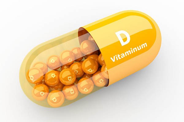 Người đàn ông bị hỏng thận do lạm dụng vitamin D, chuyên gia nói gì về việc dùng thức uống bổ sung này? - Ảnh 1.