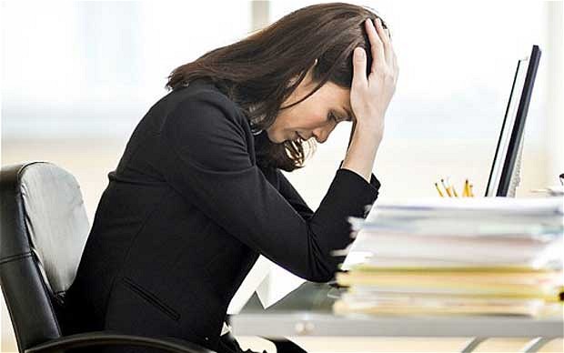 Che giấu ng&agrave;y đ&egrave;n đỏ nơi c&ocirc;ng sở - những c&acirc;u chuyện thực đau l&ograve;ng của chị em - Ảnh 1.