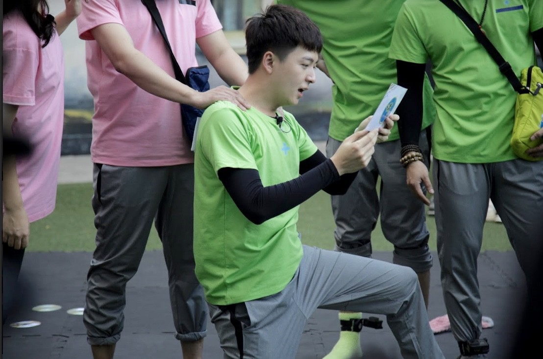 Running Man phiên bản Việt: Trấn Thành mất kiểm soát, cởi áo gào thét khiến ai cũng hoảng sợ - Ảnh 4. Running Man phiên bản Việt: Trấn Thành mất kiểm soát, cởi áo gào thét khiến ai cũng hoảng sợ - Ảnh 4.