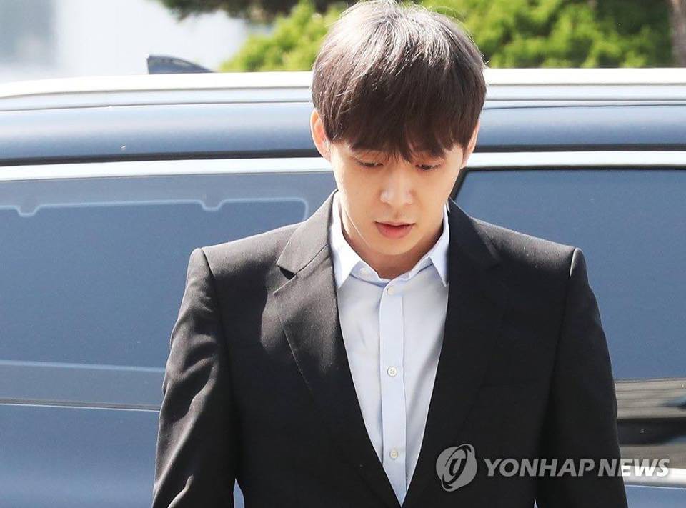 Mỹ nam Hoàng tử gác mái Park Yoochun đến Sở cảnh sát để tiếp nhận điều tra, nhưng phản ứng của netizen mới là điều đáng chú ý - Ảnh 4. Mỹ nam Hoàng tử gác mái Park Yoochun đến Sở cảnh sát để tiếp nhận điều tra, nhưng phản ứng của netizen mới là điều đáng chú ý - Ảnh 4.