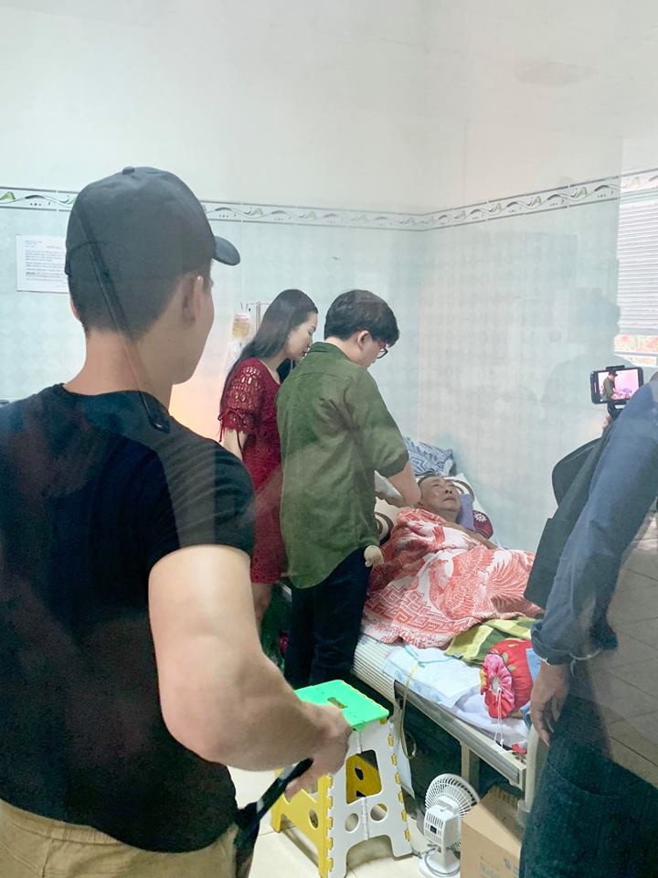 Thực hư thông tin nghệ sĩ Lê Bình rơi vào hôn mê sâu, nguy kịch vì ung thư phổi di căn - Ảnh 5. Thực hư thông tin nghệ sĩ Lê Bình rơi vào hôn mê sâu, nguy kịch vì ung thư phổi di căn - Ảnh 5.