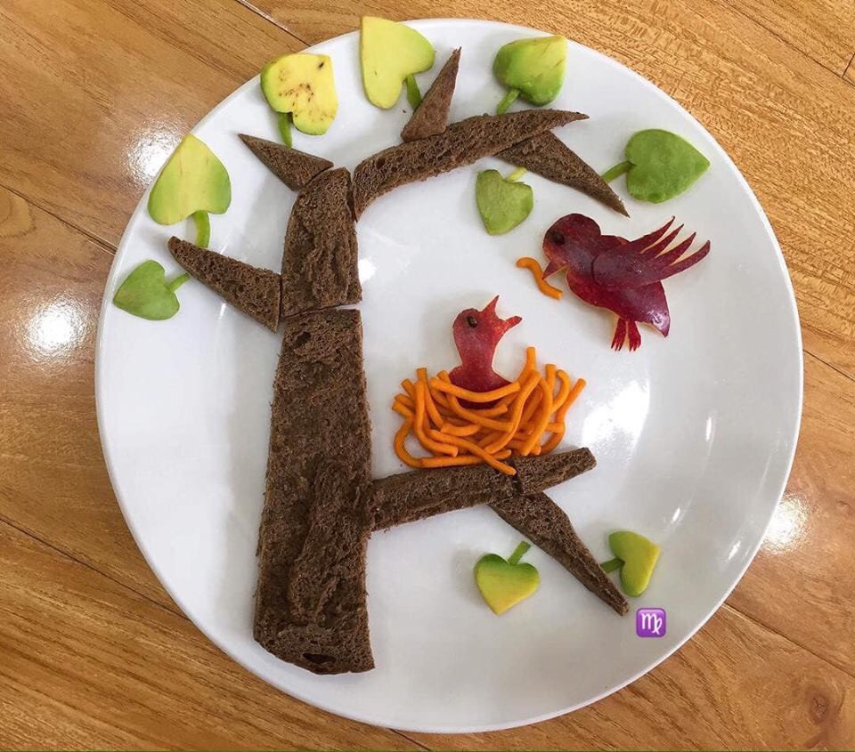 Ngưỡng mộ mẹ 8x làm những đĩa cơm đẹp như mơ cho con khiến cộng đồng mạng dậy sóng - Ảnh 4. Ngưỡng mộ mẹ 8x làm những đĩa cơm đẹp như mơ cho con khiến cộng đồng mạng dậy sóng - Ảnh 4.