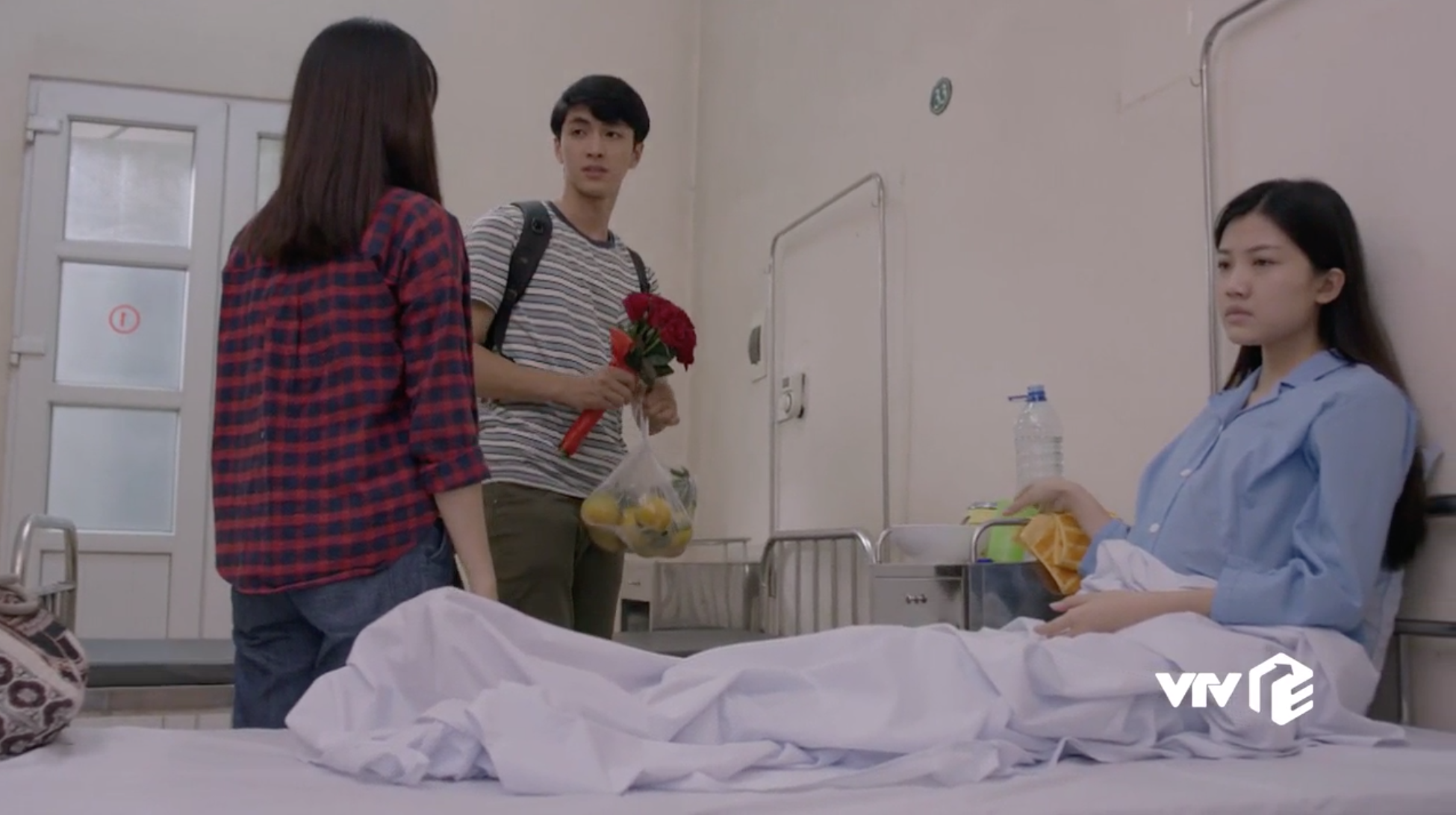 Những cô gái trong thành phố tập 33: Tùng quyết định Nam tiến, Mai tiếc nuối cũng đã muộn màng - Ảnh 5. Những cô gái trong thành phố tập 33: Tùng quyết định Nam tiến, Mai tiếc nuối cũng đã muộn màng - Ảnh 5.