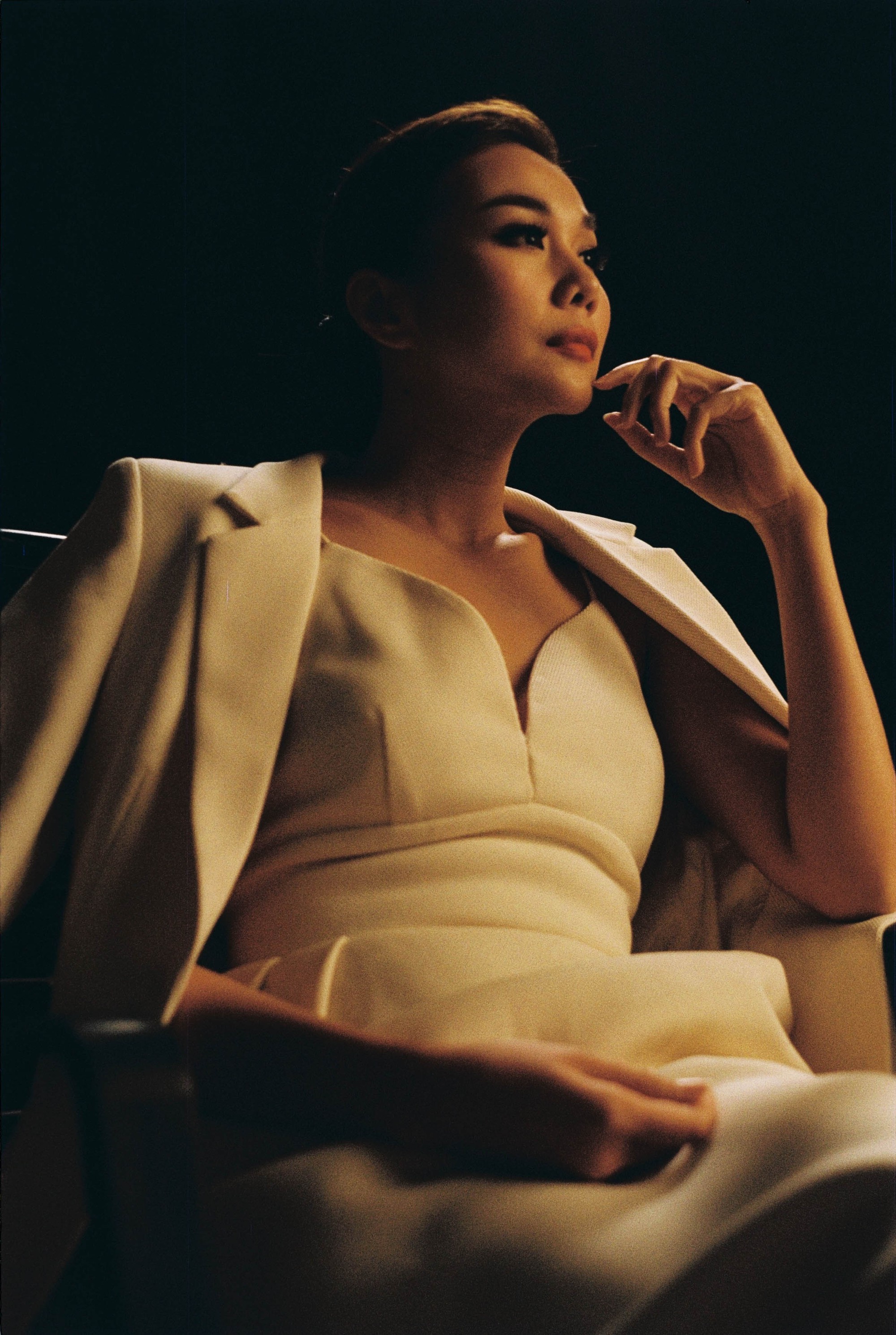 Dân mạng sốc nặng với phim mới Chi Pu đóng chung với Thanh Hằng, không hiểu sao lại có cả... Mai Phương Thúy - Ảnh 9. Dân mạng sốc nặng với phim mới Chi Pu đóng chung với Thanh Hằng, không hiểu sao lại có cả... Mai Phương Thúy - Ảnh 9.