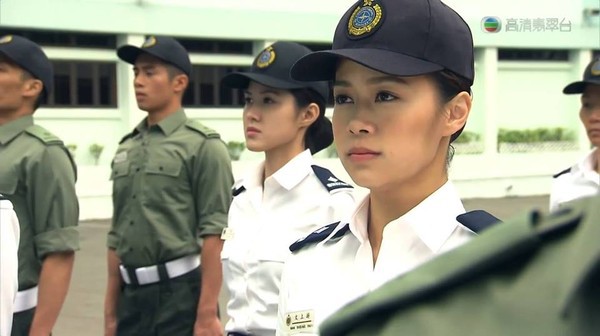 Trước scandal ngoại tình, Huỳnh Tâm Dĩnh đã mang tiếng là bình bông di động trong loạt vai diễn thiếu ấn tượng - Ảnh 4.