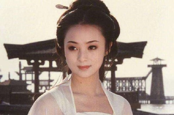 Hoài niệm về những mỹ nhân cổ trang nổi tiếng trên màn ảnh Hoa ngữ một thời - Ảnh 17.