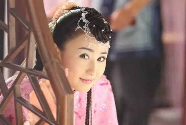 Hoài niệm về những mỹ nhân cổ trang nổi tiếng trên màn ảnh Hoa ngữ một thời - Ảnh 18.