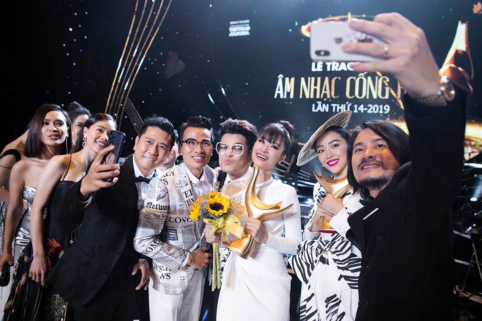 Đông Nhi bị Lệ Quyên hằn học, đạo diễn giải Cống Hiến bất ngờ đăng tải loạt ảnh đẹp xuất thần và nhận xét thế này - Ảnh 12. Đông Nhi bị Lệ Quyên hằn học, đạo diễn giải Cống Hiến bất ngờ đăng tải loạt ảnh đẹp xuất thần và nhận xét thế này - Ảnh 12.