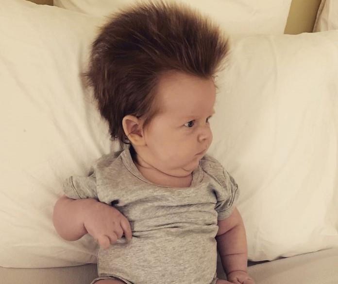 Điểm danh những em nổi như cồn trên mạng vì sở hữu mái tóc chẳng giống ai, các mẹ nhìn vào càng muốn cưng nựng thêm - Ảnh 11. Điểm danh những em nổi như cồn trên mạng vì sở hữu mái tóc chẳng giống ai, các mẹ nhìn vào càng muốn cưng nựng thêm - Ảnh 11.