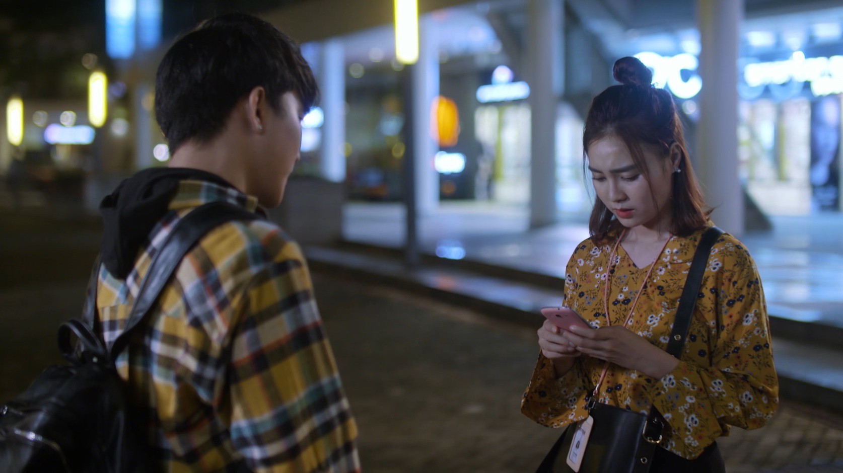 Mối tình đầu của tôi: Bình An tức tốc đến bên Lan Ngọc sau khi đá Chi Pu, nhưng người tội nghiệp nhất lại là anh chàng này - Ảnh 5. Mối tình đầu của tôi: Bình An tức tốc đến bên Lan Ngọc sau khi đá Chi Pu, nhưng người tội nghiệp nhất lại là anh chàng này - Ảnh 5.