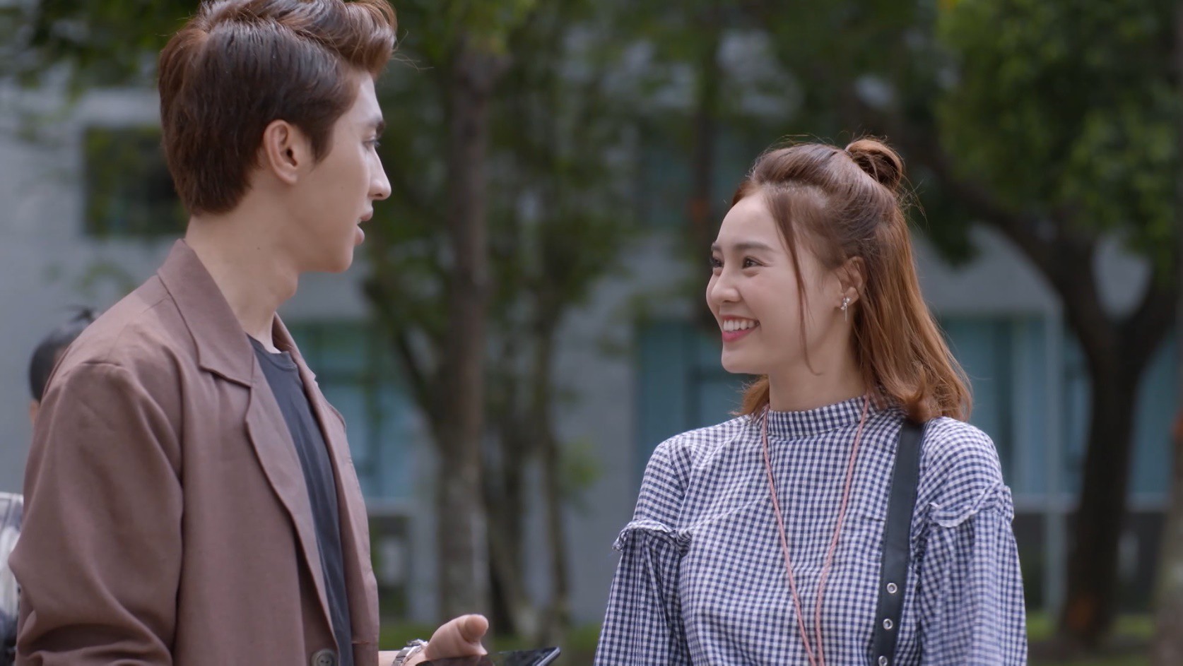 Mối tình đầu của tôi: Bình An tức tốc đến bên Lan Ngọc sau khi đá Chi Pu, nhưng người tội nghiệp nhất lại là anh chàng này - Ảnh 12. Mối tình đầu của tôi: Bình An tức tốc đến bên Lan Ngọc sau khi đá Chi Pu, nhưng người tội nghiệp nhất lại là anh chàng này - Ảnh 12.