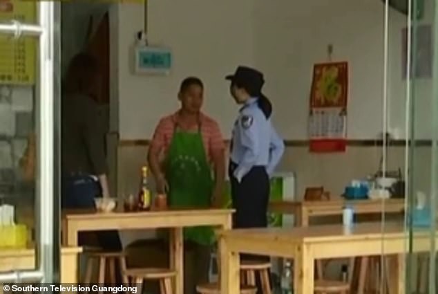 Đi ăn b&aacute;t m&igrave; hết 20.000 đồng m&agrave; thiếu tiền, &ocirc;ng bố nảy ra &yacute; nghĩ nhẫn t&acirc;m khiến con g&aacute;i 2 tuổi kh&oacute;c th&eacute;t sợ h&atilde;i - Ảnh 6.