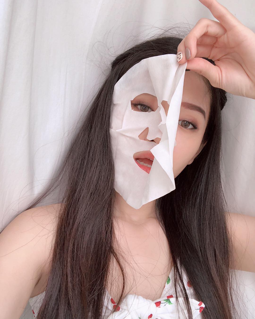 Nếu không muốn da xám xịt, nổi mụn sau khi thức khuya thì bạn đừng quên áp dụng 4 tips chăm sóc da này - Ảnh 3. Nếu không muốn da xám xịt, nổi mụn sau khi thức khuya thì bạn đừng quên áp dụng 4 tips chăm sóc da này - Ảnh 3.