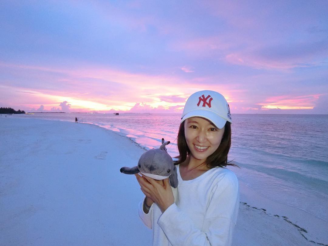 Lâm Tâm Như khoe ảnh du lịch Maldives, không có ông xã Hoắc Kiến Hoa nhưng lại mang theo một nhân vật đặc biệt - Ảnh 5. Lâm Tâm Như khoe ảnh du lịch Maldives, không có ông xã Hoắc Kiến Hoa nhưng lại mang theo một nhân vật đặc biệt - Ảnh 5.