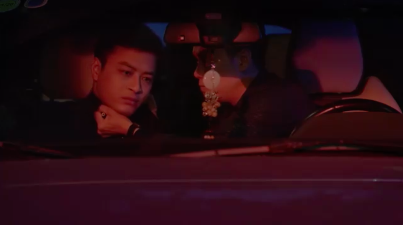 Vừa tái xuất sau scandal clip nóng 12 năm, Hoàng Thùy Linh đã bị giang hồ giống Khá Bảnh dọa giết - Ảnh 10. Vừa tái xuất sau scandal clip nóng 12 năm, Hoàng Thùy Linh đã bị giang hồ giống Khá Bảnh dọa giết - Ảnh 10.