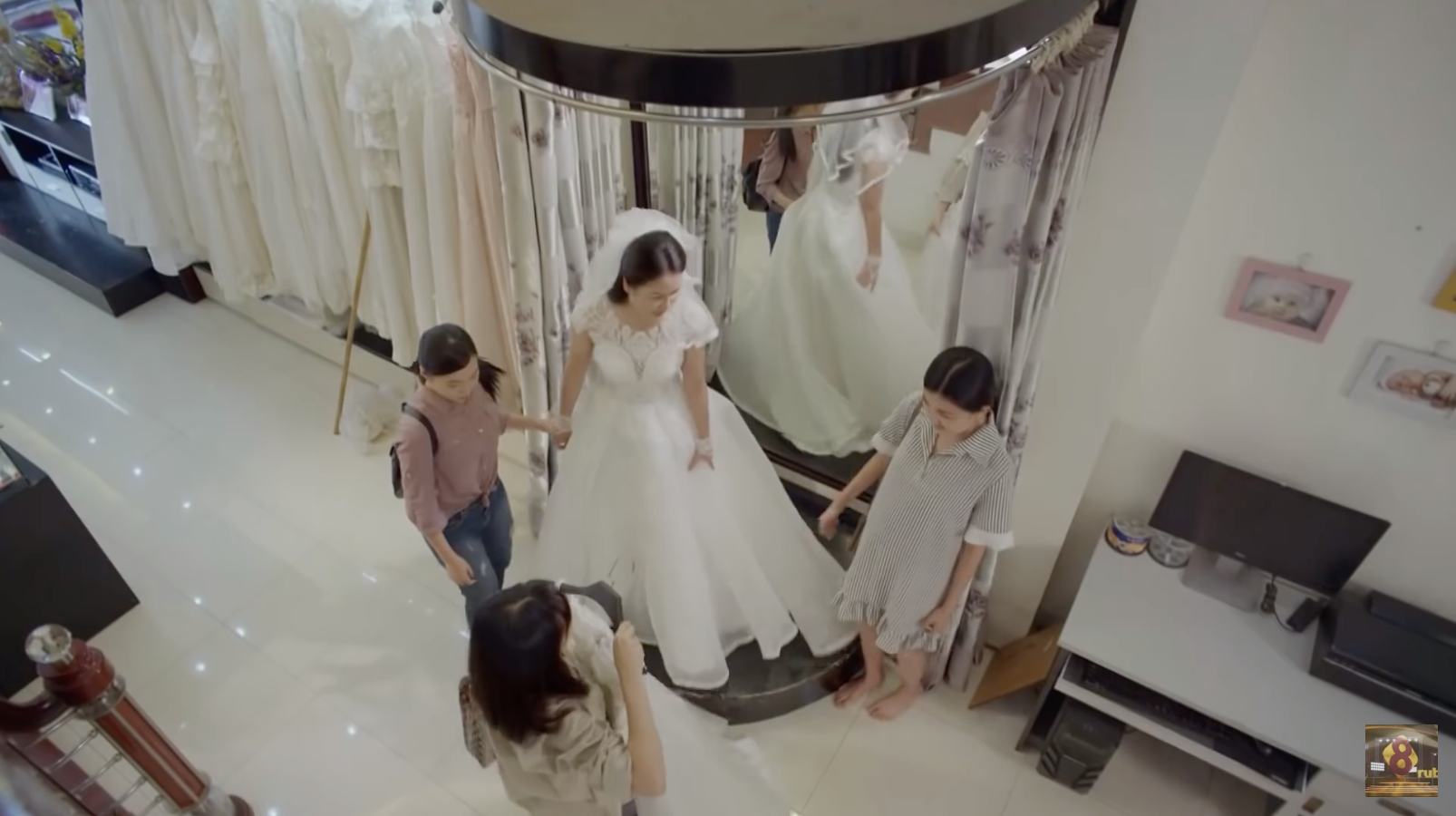 Khán giả chào thua khi đến tận tập cuối Những cô gái trong thành phố mà mặt Mai vẫn cứ... xệ - Ảnh 1. Khán giả chào thua khi đến tận tập cuối Những cô gái trong thành phố mà mặt Mai vẫn cứ... xệ - Ảnh 1.