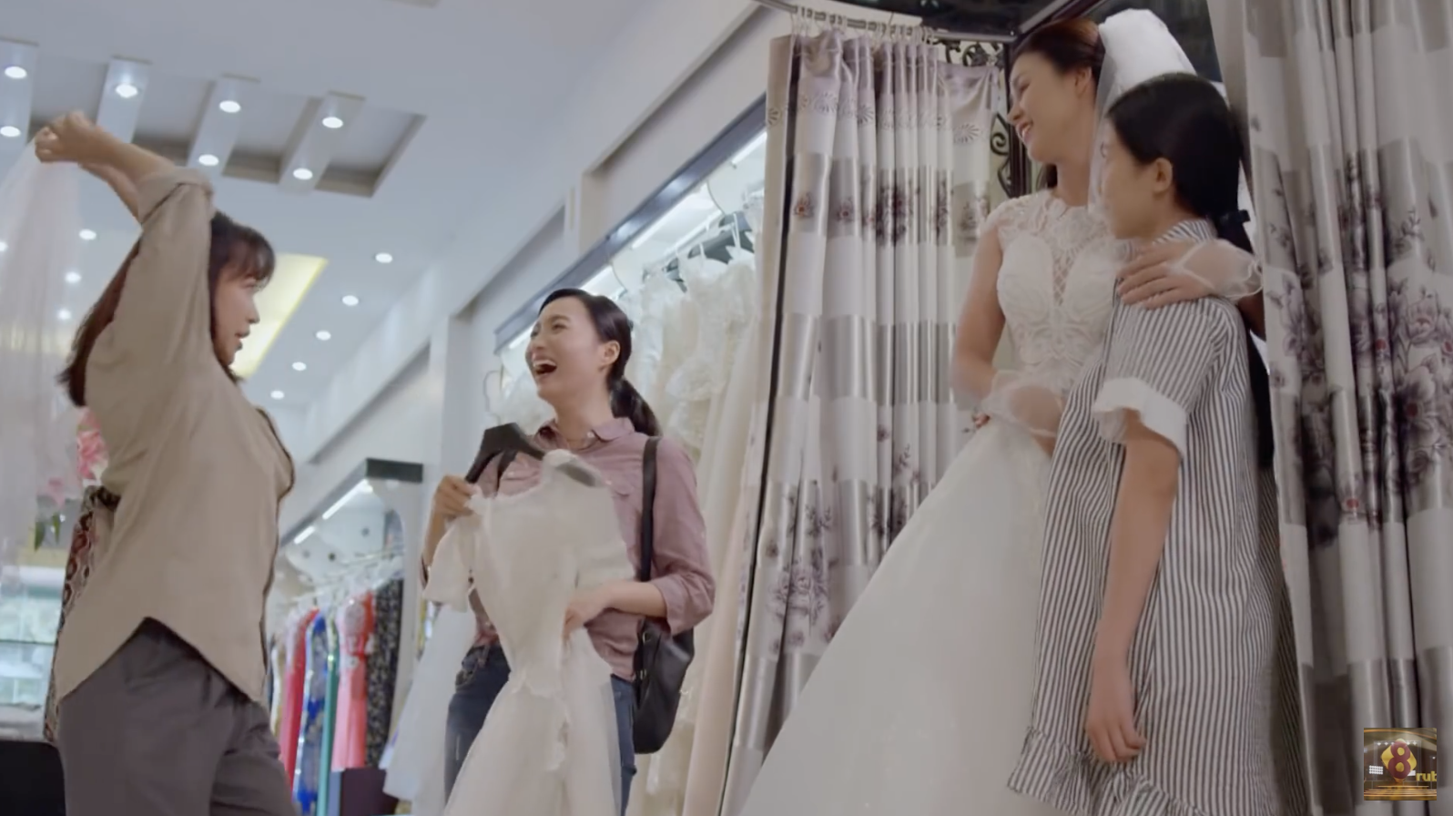 Khán giả chào thua khi đến tận tập cuối Những cô gái trong thành phố mà mặt Mai vẫn cứ... xệ - Ảnh 4. Khán giả chào thua khi đến tận tập cuối Những cô gái trong thành phố mà mặt Mai vẫn cứ... xệ - Ảnh 4.