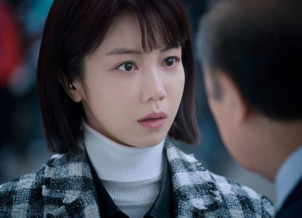 Cô dâu Hà Nội Kim Ok Bin bị chấn thương khi quay cảnh hành động phim đóng cùng Song Joong Ki - Ảnh 5.