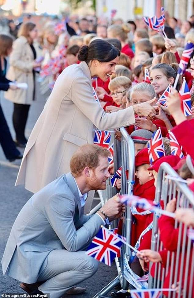 Chi&ecirc;u tr&ograve; mới của Meghan: Bất ngờ ra mắt t&agrave;i khoản Instagram ri&ecirc;ng khi đang nghỉ thai sản nhưng h&igrave;nh ảnh trong đ&oacute; mới l&agrave; điều đ&aacute;ng b&agrave;n - Ảnh 5.