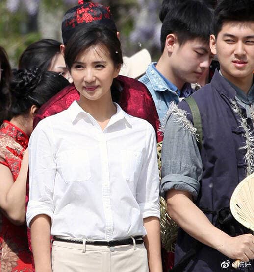 Lê Tư khiến chồng say đắm cung phụng, Trần Hảo lu mờ học trò kém gần 2 giáp, tất cả là nhờ nhan sắc hack tuổi khó tin - Ảnh 10. Lê Tư khiến chồng say đắm cung phụng, Trần Hảo lu mờ học trò kém gần 2 giáp, tất cả là nhờ nhan sắc hack tuổi khó tin - Ảnh 10.