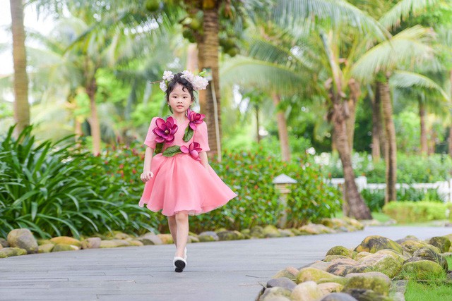 Học trò Xuân Lan hóa nàng tiên hoa trong bộ ảnh mới - Ảnh 3. Học trò Xuân Lan hóa nàng tiên hoa trong bộ ảnh mới - Ảnh 3.