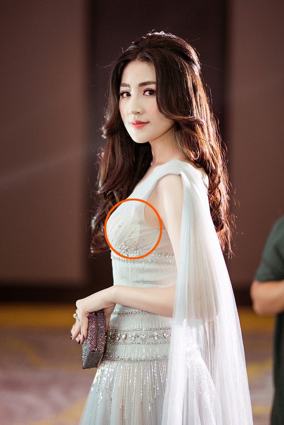 Đeo nhẫn kim cương bạc tỷ, T&uacute; Anh vẫn đại bại khi đụng h&agrave;ng với Chi Pu chỉ v&igrave; chi tiết nhỏ - Ảnh 3.