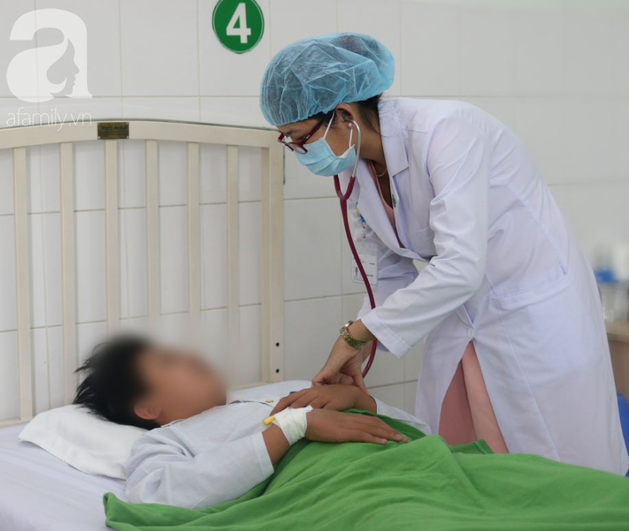 Cảnh báo bệnh nguy hiểm: Cậu bé 16 tuổi bị sốt xuất huyết nặng, tiểu cầu chỉ bằng 1/6 bình thường - Ảnh 1. Cảnh báo bệnh nguy hiểm: Cậu bé 16 tuổi bị sốt xuất huyết nặng, tiểu cầu chỉ bằng 1/6 bình thường - Ảnh 1.