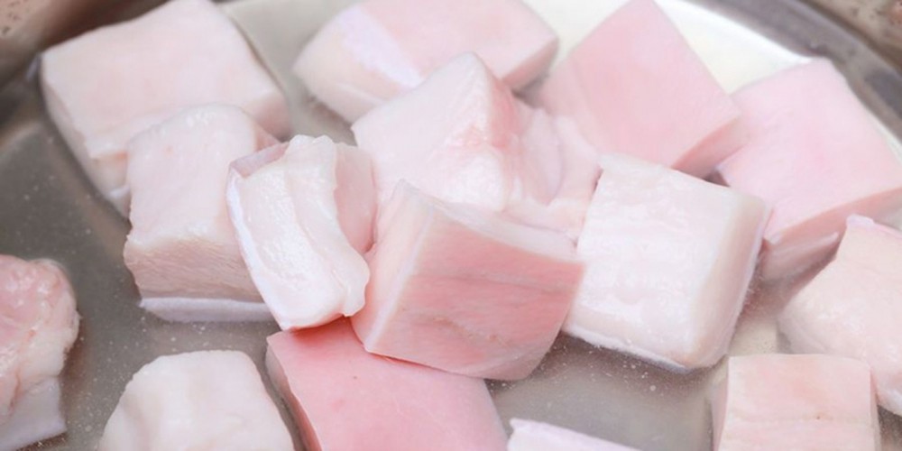 Bỏ hoàn toàn mỡ lợn thay bằng dầu thực vật, người Việt đang 'tự hại mình'? - Ảnh 1. Bỏ hoàn toàn mỡ lợn thay bằng dầu thực vật, người Việt đang 'tự hại mình'? - Ảnh 1.