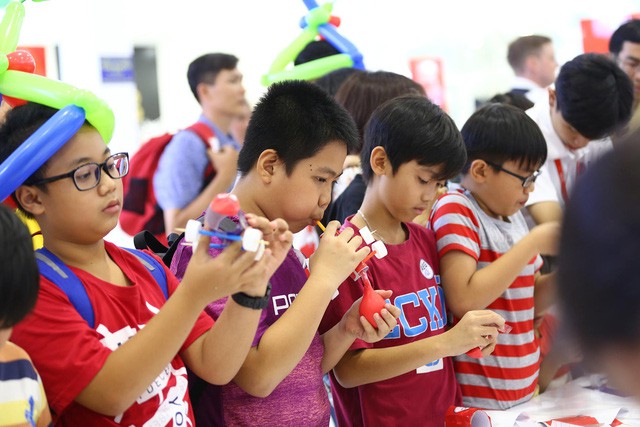 Trẻ em Việt tham dự chế tạo xe theo thí nghiệm khoa học của NASA - Ảnh 2. Trẻ em Việt tham dự chế tạo xe theo thí nghiệm khoa học của NASA - Ảnh 2.