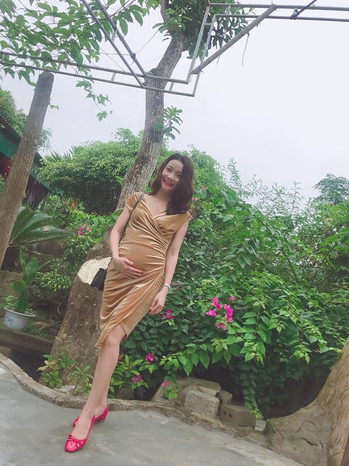 Mẹ 8x mang bầu lần 2 vẫn đẹp rạng ngời, chỉ tăng vỏn vẹn 8kg và vẫn đi quẩy cùng hội chị em đến tận ngày đi đẻ - Ảnh 10. Mẹ 8x mang bầu lần 2 vẫn đẹp rạng ngời, chỉ tăng vỏn vẹn 8kg và vẫn đi quẩy cùng hội chị em đến tận ngày đi đẻ - Ảnh 10.