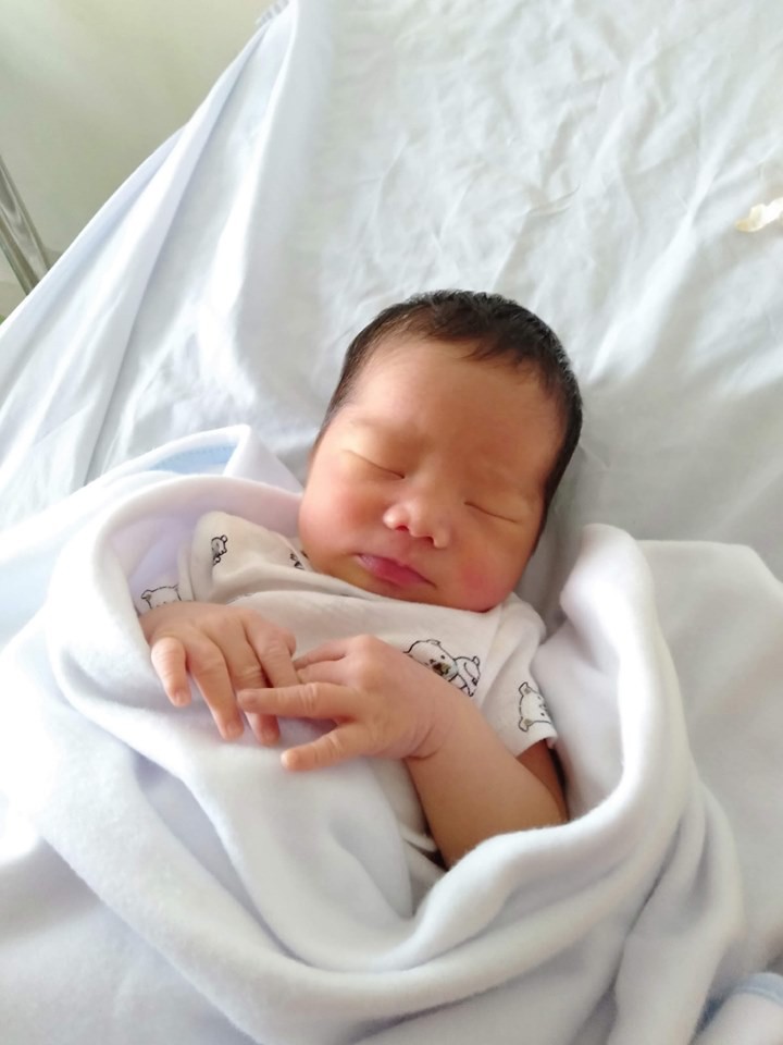 Mẹ 8x mang bầu lần 2 vẫn đẹp rạng ngời, chỉ tăng vỏn vẹn 8kg và vẫn đi quẩy cùng hội chị em đến tận ngày đi đẻ - Ảnh 6. Mẹ 8x mang bầu lần 2 vẫn đẹp rạng ngời, chỉ tăng vỏn vẹn 8kg và vẫn đi quẩy cùng hội chị em đến tận ngày đi đẻ - Ảnh 6.