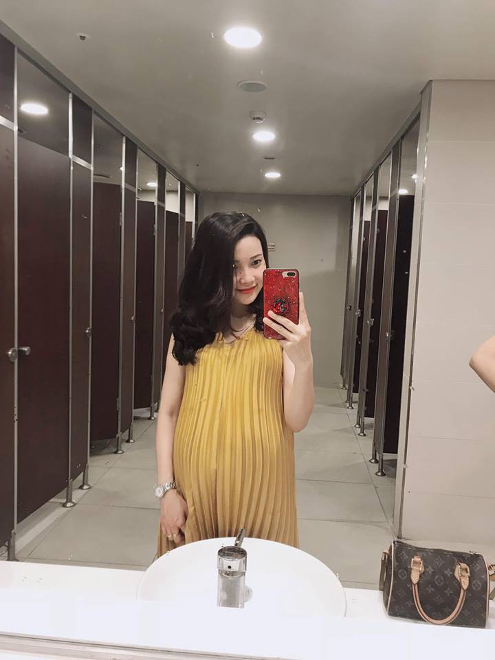 Mẹ 8x mang bầu lần 2 vẫn đẹp rạng ngời, chỉ tăng vỏn vẹn 8kg và vẫn đi quẩy cùng hội chị em đến tận ngày đi đẻ - Ảnh 11. Mẹ 8x mang bầu lần 2 vẫn đẹp rạng ngời, chỉ tăng vỏn vẹn 8kg và vẫn đi quẩy cùng hội chị em đến tận ngày đi đẻ - Ảnh 11.