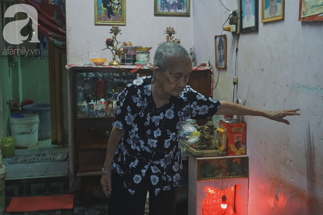 Nuôi 6 người con nhưng cuối đời vẫn neo đơn, cụ bà 92 tuổi lọm khọm bán từng nải chuối để mưu sinh - Ảnh 6.