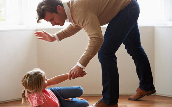 Đánh đập, trách phạt liệu có phải là giải pháp cho mọi lỗi lầm của con? - Ảnh 2. Đánh đập, trách phạt liệu có phải là giải pháp cho mọi lỗi lầm của con? - Ảnh 2.