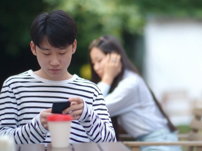 Tâm sự nhói lòng của một bà mẹ về sự xa cách của con trai đang lớn - Điều cha mẹ nào cũng hiểu nhưng không dễ giải quyết - Ảnh 1. Tâm sự nhói lòng của một bà mẹ về sự xa cách của con trai đang lớn - Điều cha mẹ nào cũng hiểu nhưng không dễ giải quyết - Ảnh 1.