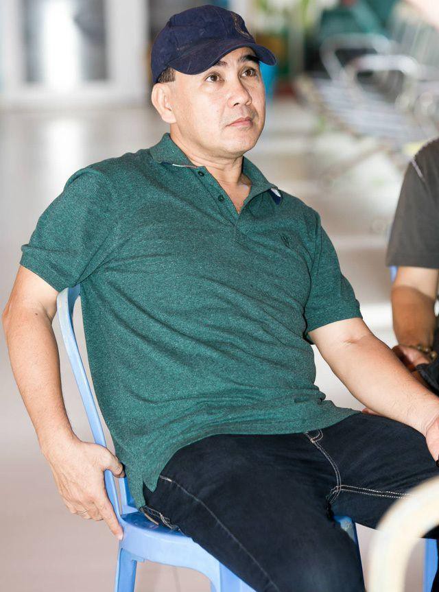 Chuyện chưa kể về Quyền Linh: Mắt sưng h&uacute;p đi cấp cứu, uống thuốc t&iacute;nh bằng t&uacute;i, lao v&agrave;o t&acirc;m b&atilde;o đến mức tưởng kh&ocirc;ng c&ograve;n sống để về nh&agrave; - Ảnh 1.