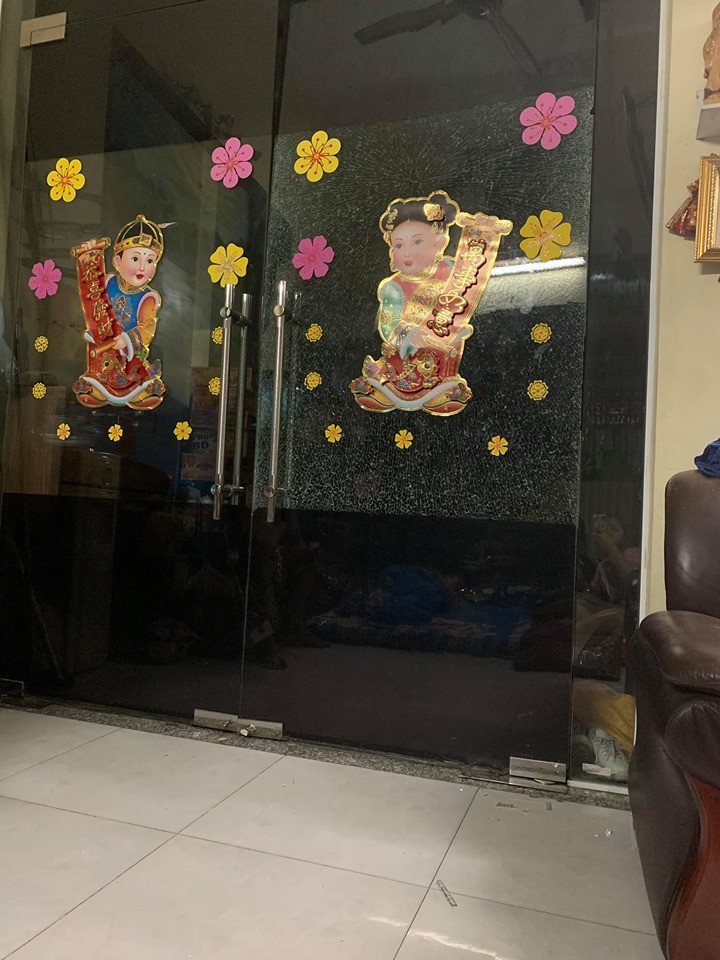 Cảnh báo: Nguy hiểm rình rập ở những cánh cửa có thể gây hại cho trẻ bất cứ lúc nào - Ảnh 2. Cảnh báo: Nguy hiểm rình rập ở những cánh cửa có thể gây hại cho trẻ bất cứ lúc nào - Ảnh 2.